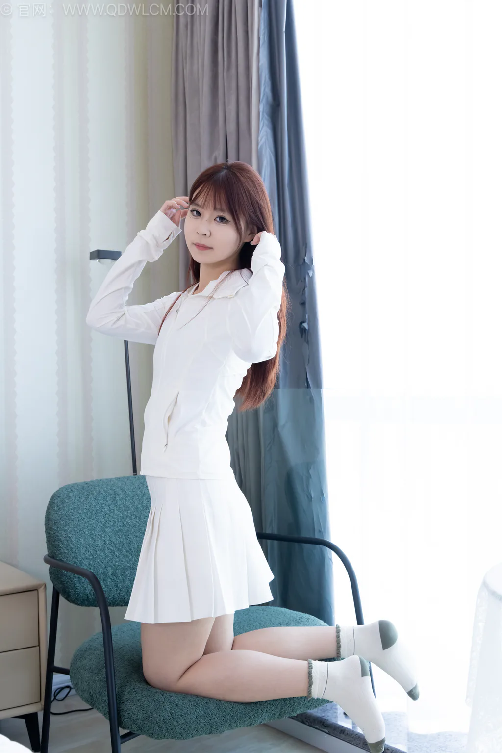 勿恋传媒 NO.2587 面面-板鞋、白棉袜、裸足[143P/1V/3.65GB]插图