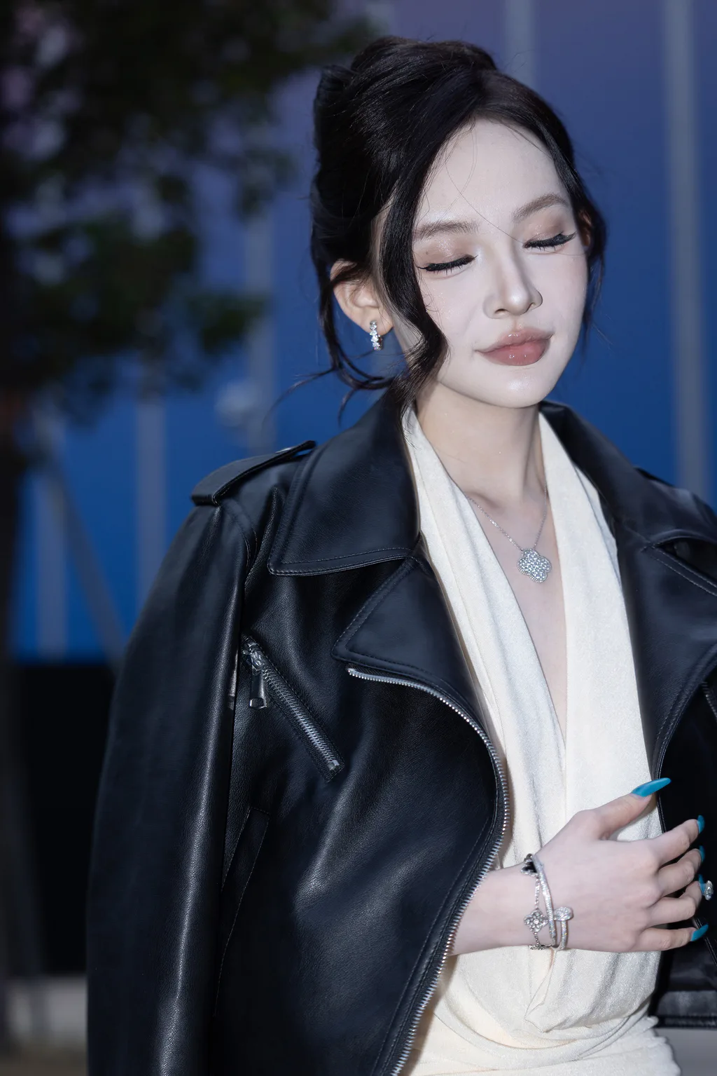 精选街拍作品 NO.6567 修长白皙小解解[114P/181MB]插图