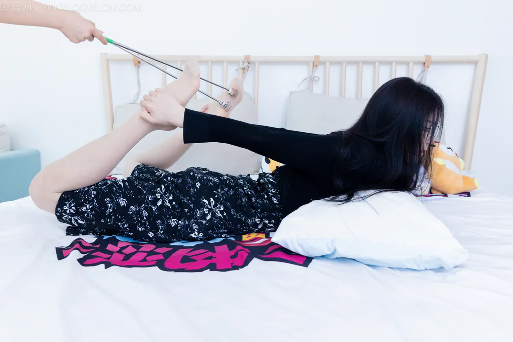 勿恋传媒 NO.2580 茯苓-平底鞋、薄肉丝、裸足[150P/1V/4.88GB]插图