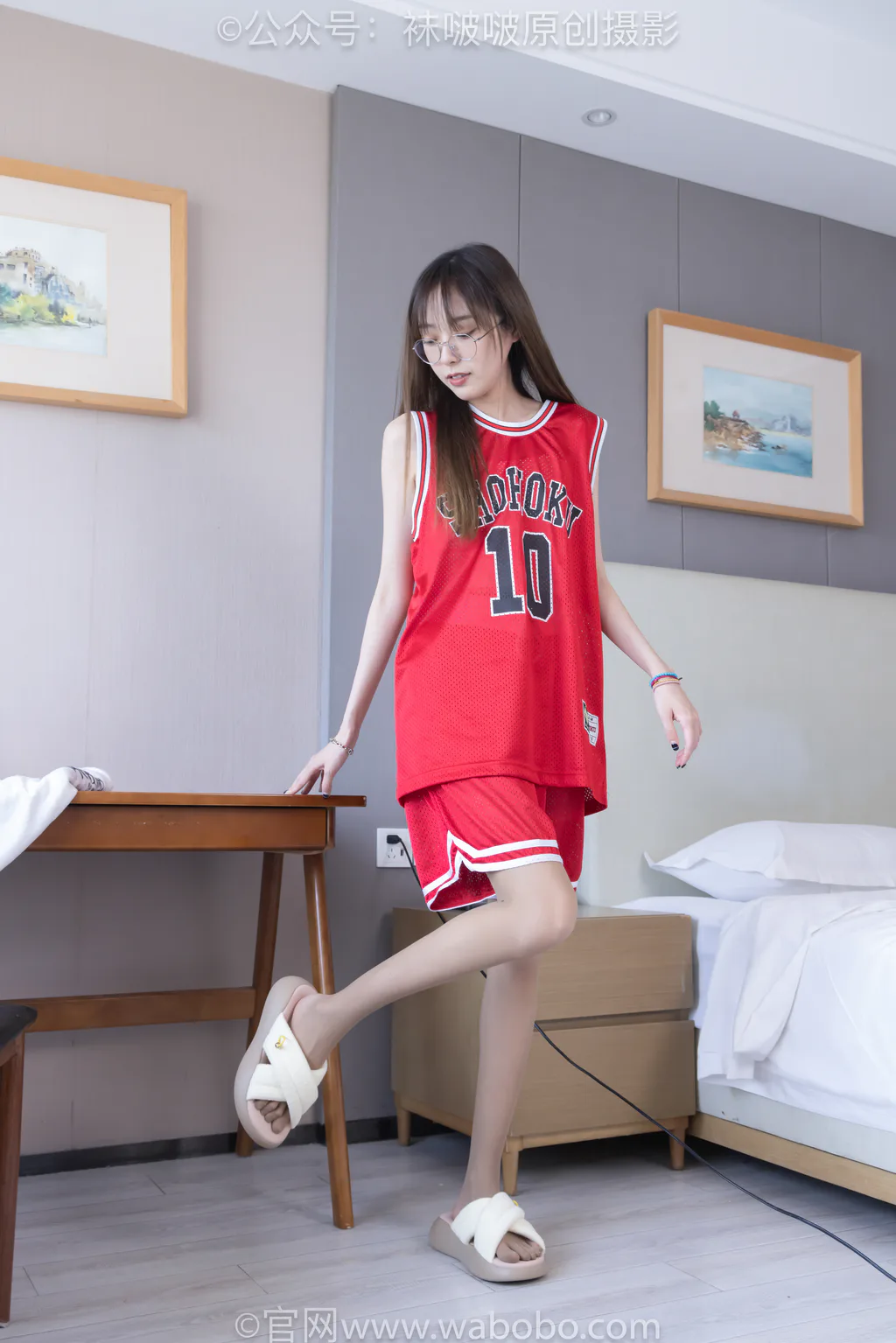 [BoBoSocks袜啵啵]NO.644 稚予-板鞋、拖鞋、薄白丝、五指薄灰丝[147P/1V/6.43GB]插图