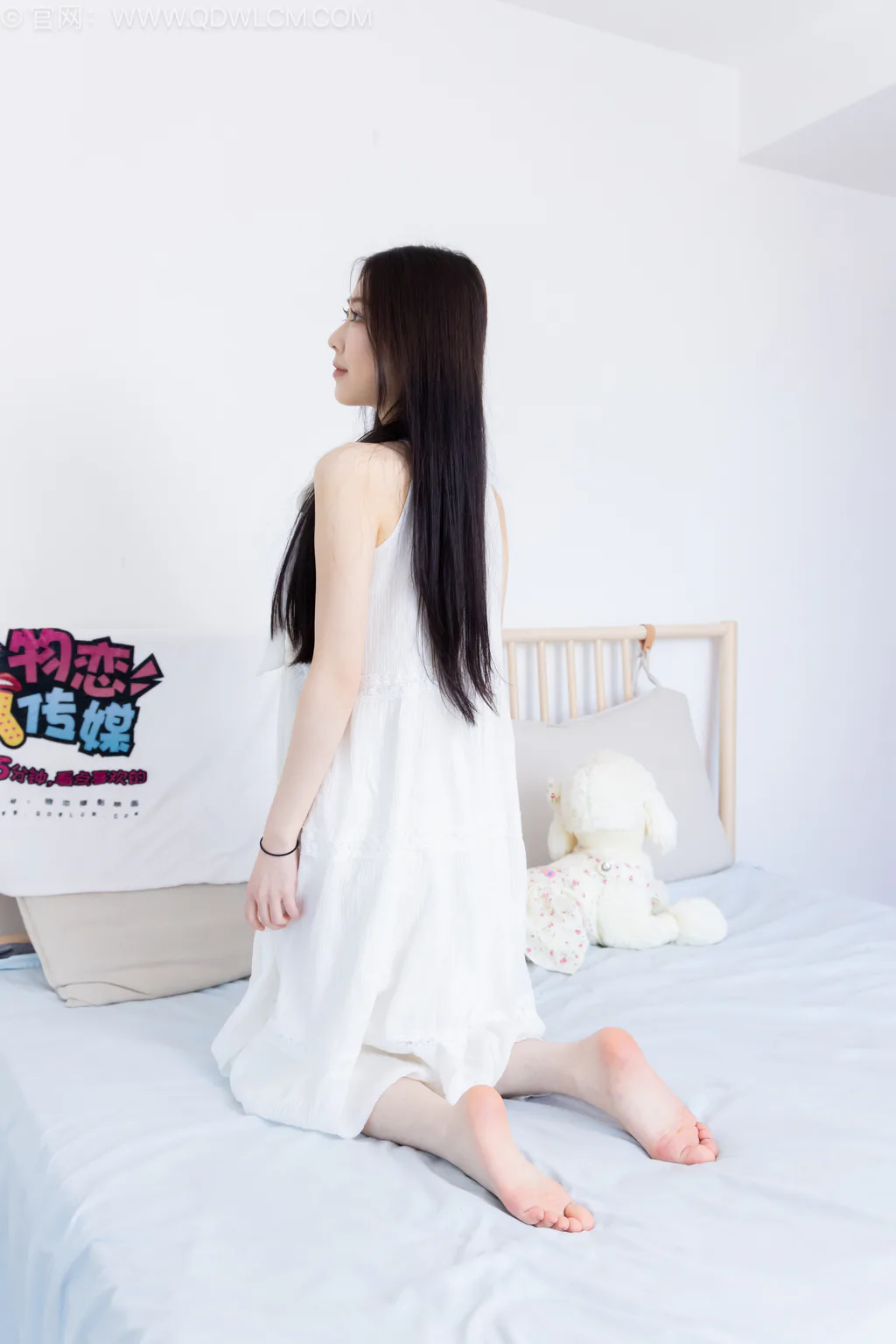 勿恋传媒 NO.2568 小羊-板鞋、白棉袜、裸足[153P/1V/3.32GB]插图