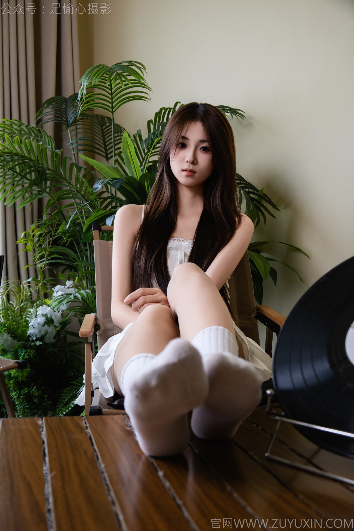 足愉心摄影 国庆双节 小瑶 完整版 [130P/2V/2.85GB]插图3