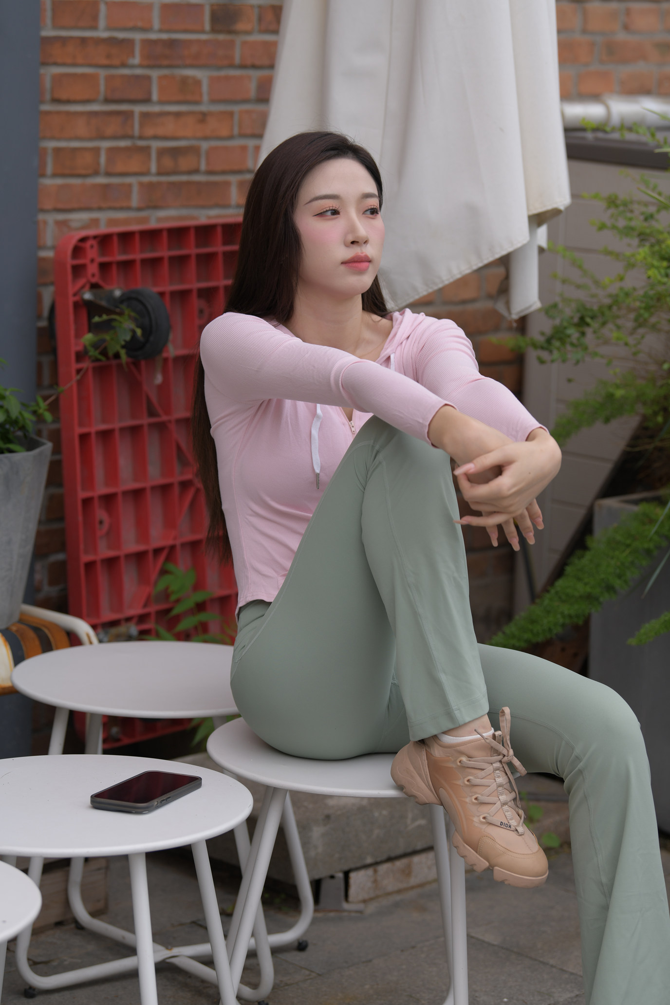 魔镜街拍 舒颜02 Breeze 粉色上衣+绿色长裤[607P/1V/30.6G]插图