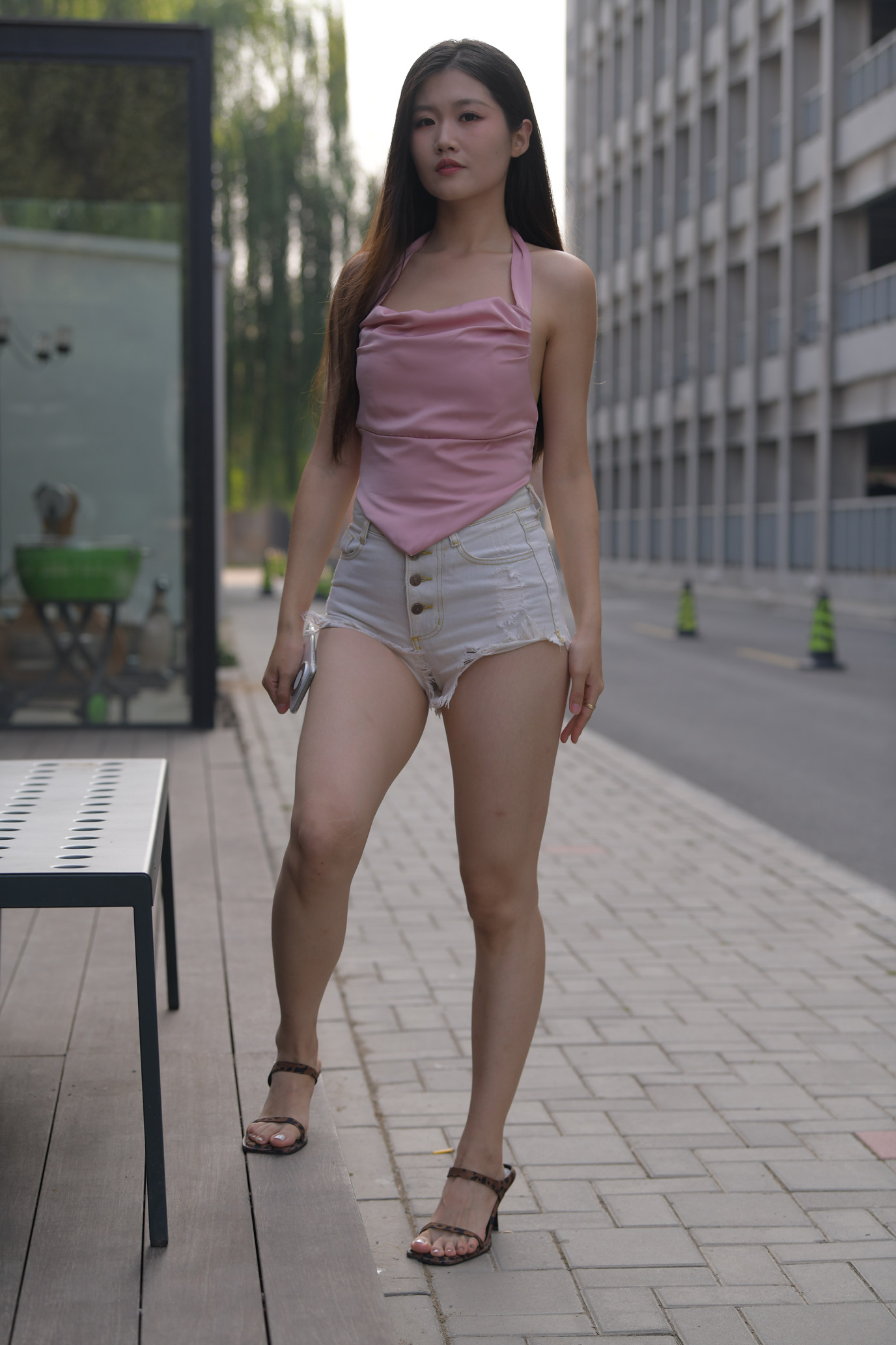 小诗04寻水的鱼粉色吊带白色破洞牛仔短裤[664P/3V/35.8G]插图8