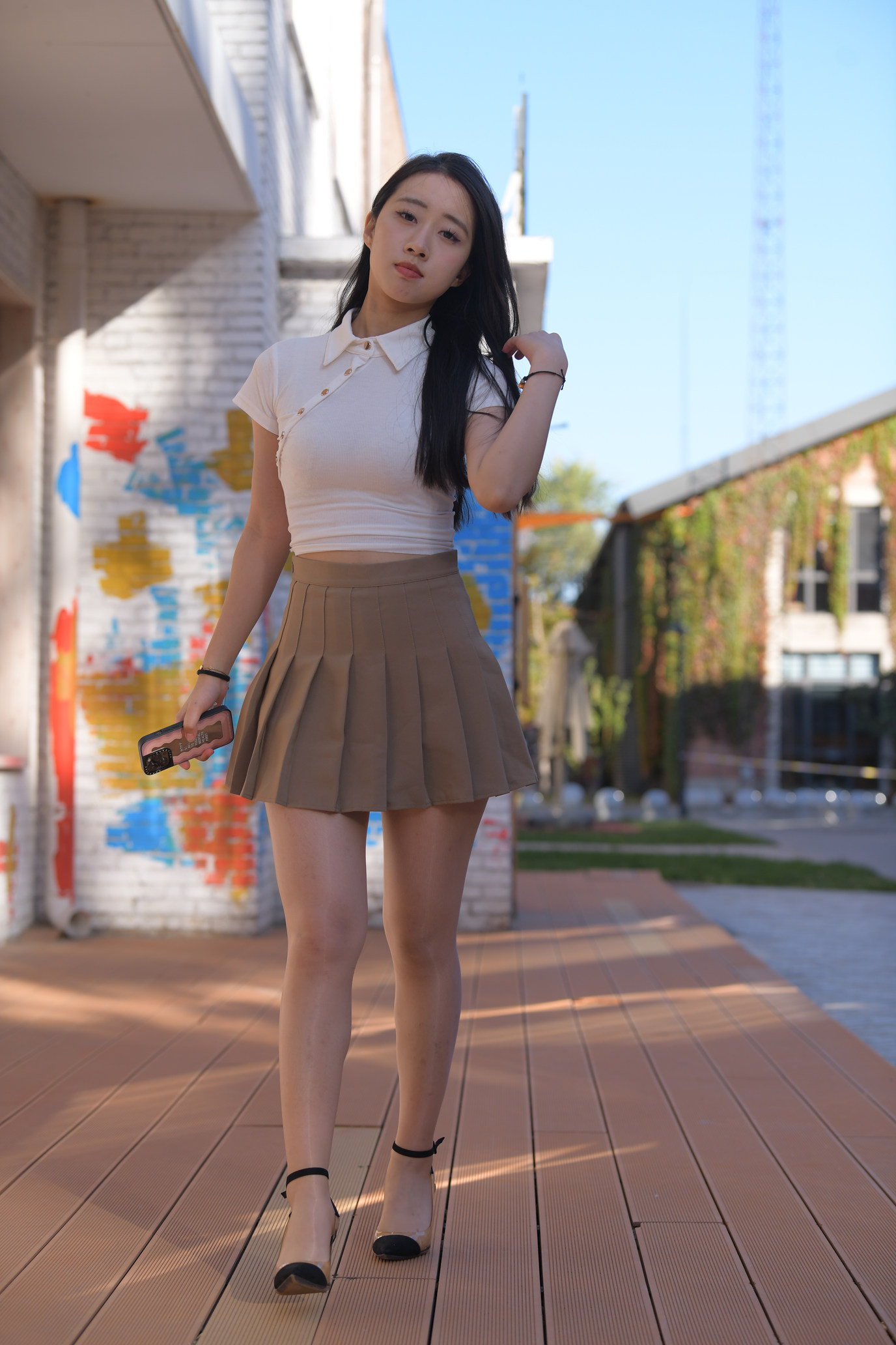 魔镜街拍原版咖裙丝袜镁钕[834P/1V/36.2G]插图