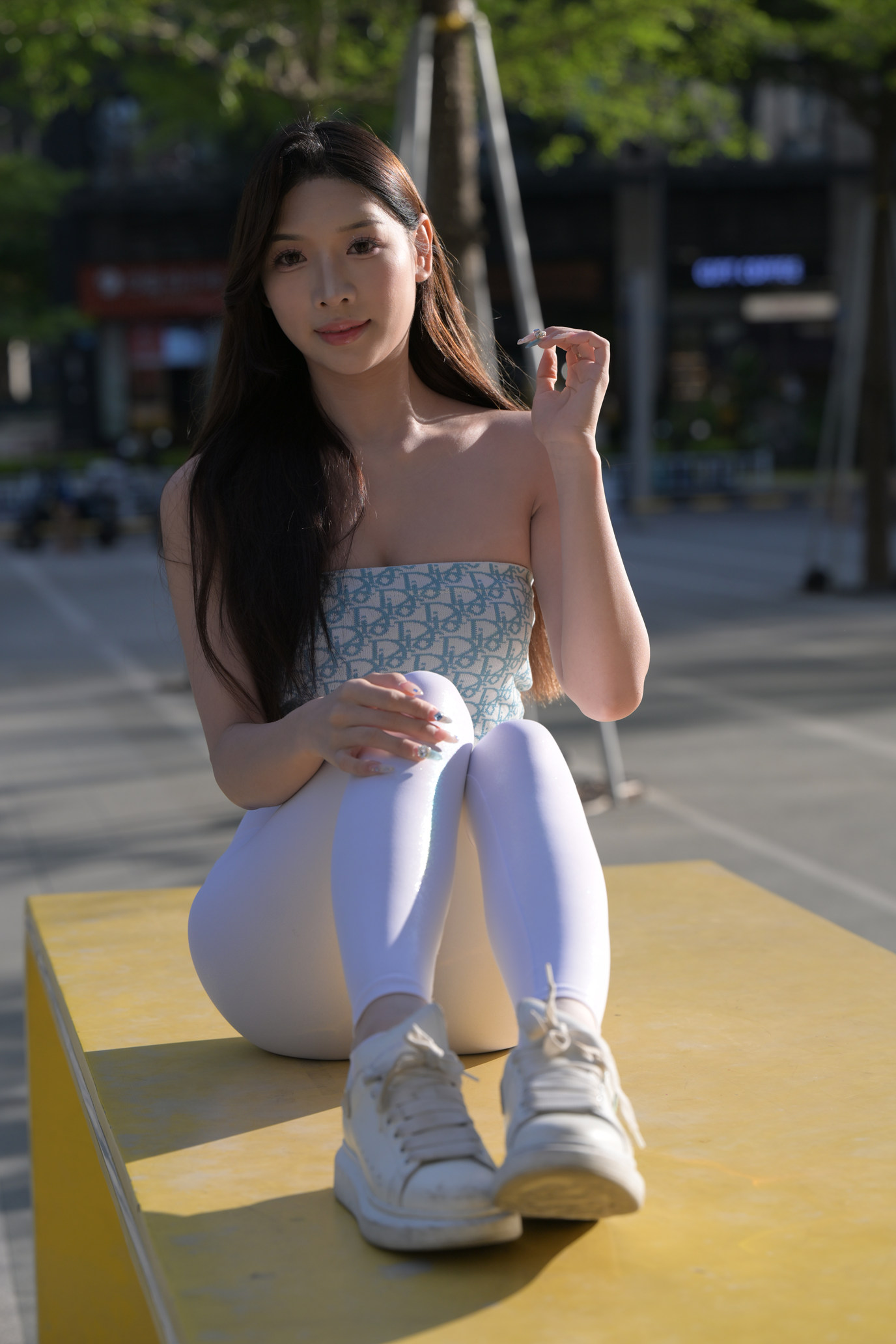 魔镜街拍原版KK02 一始街拍作品 浅绿色抹胸+白色仅身裤[1021P/17.5G]插图