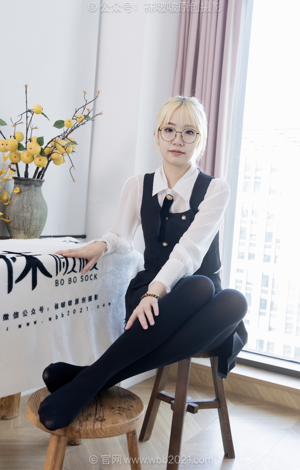 袜啵啵653期：小甜豆-皮鞋、厚黑丝、瑜伽动作、老头乐挠脚剧情（仅花絮版）[146P/1V/5.6GB]插图3