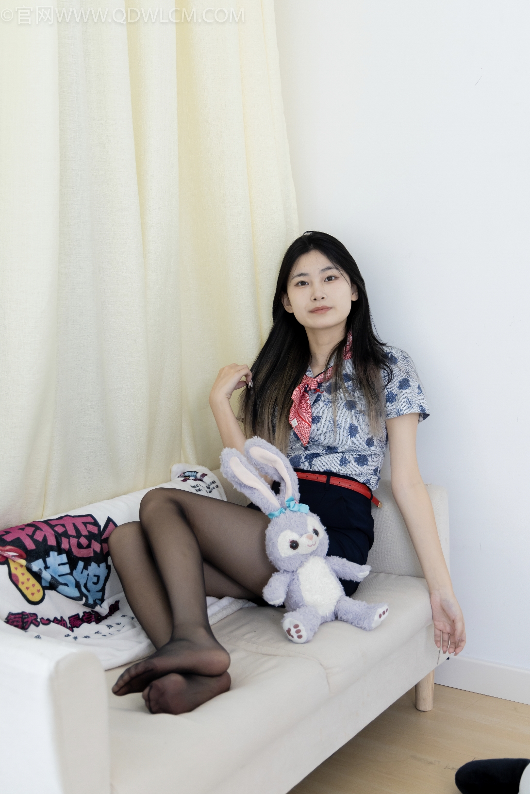 勿恋传媒2610期：贝壳-空姐至服、两双高跟鞋、薄黑丝（脚尖微加固款）、薄肉丝（脚尖微加固款）[158P/1V/3.85GB]插图2