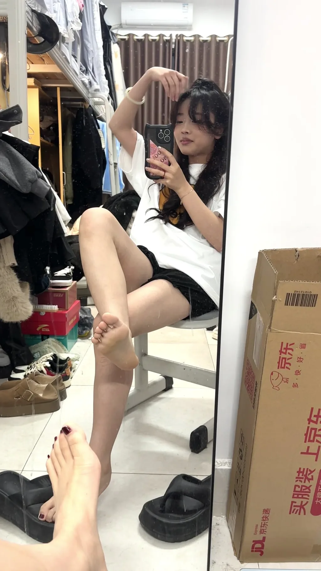 脚模面试脸足同框套路系列-227 秀脚[20V/2.86G]插图1