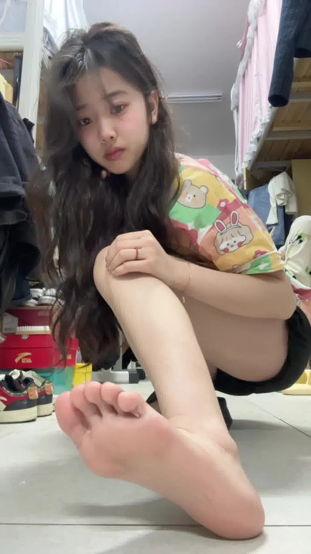 脚模面试脸足同框套路系列-227 秀脚[20V/2.86G]插图2