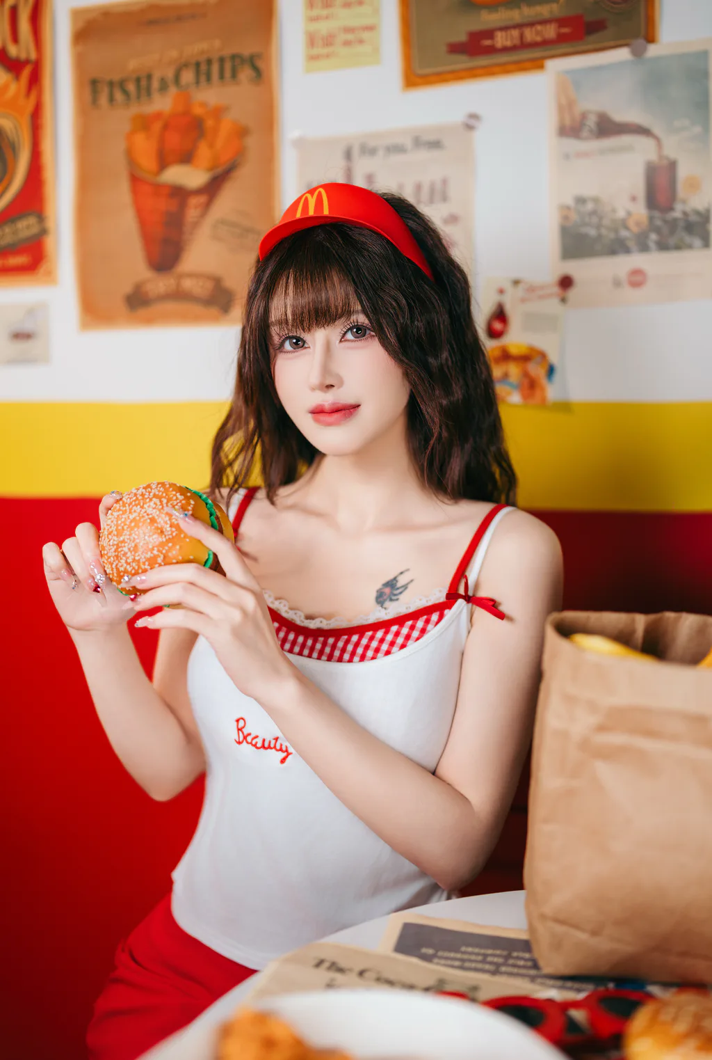 鹿八岁 – 麦门打工日记[17P/490MB]插图1