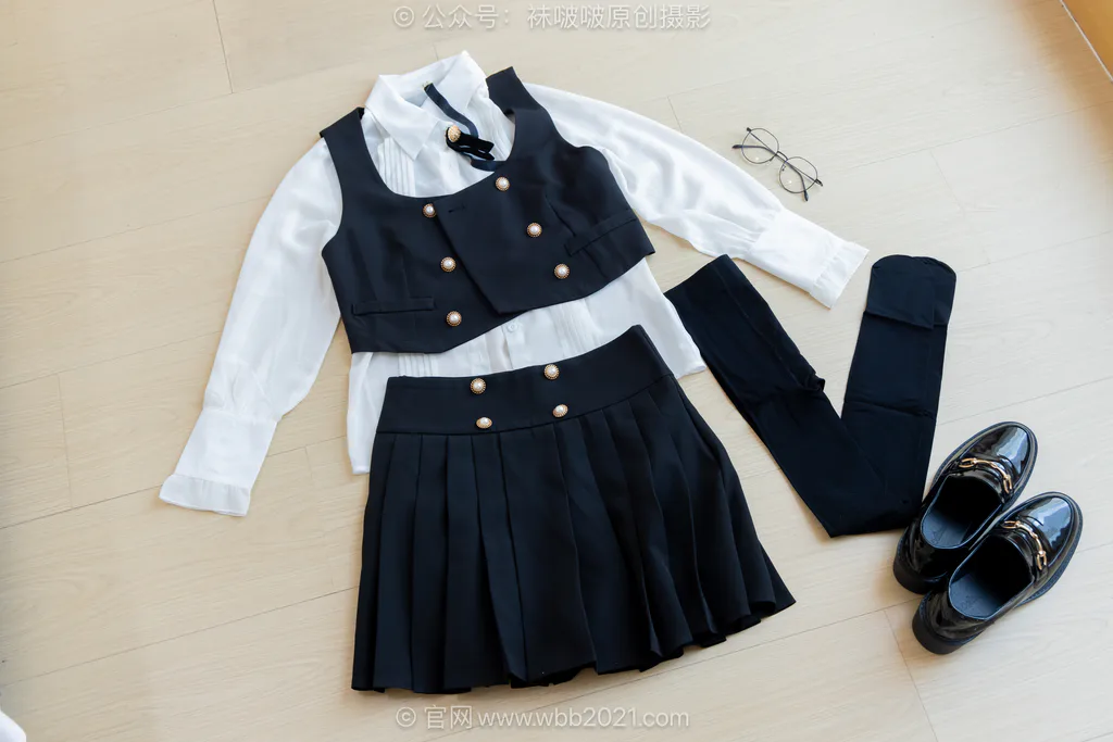 [BoBoSocks袜啵啵]NO.653 小甜豆-皮鞋、厚黑丝、瑜伽动作[146P/1V/5.59GB]插图1