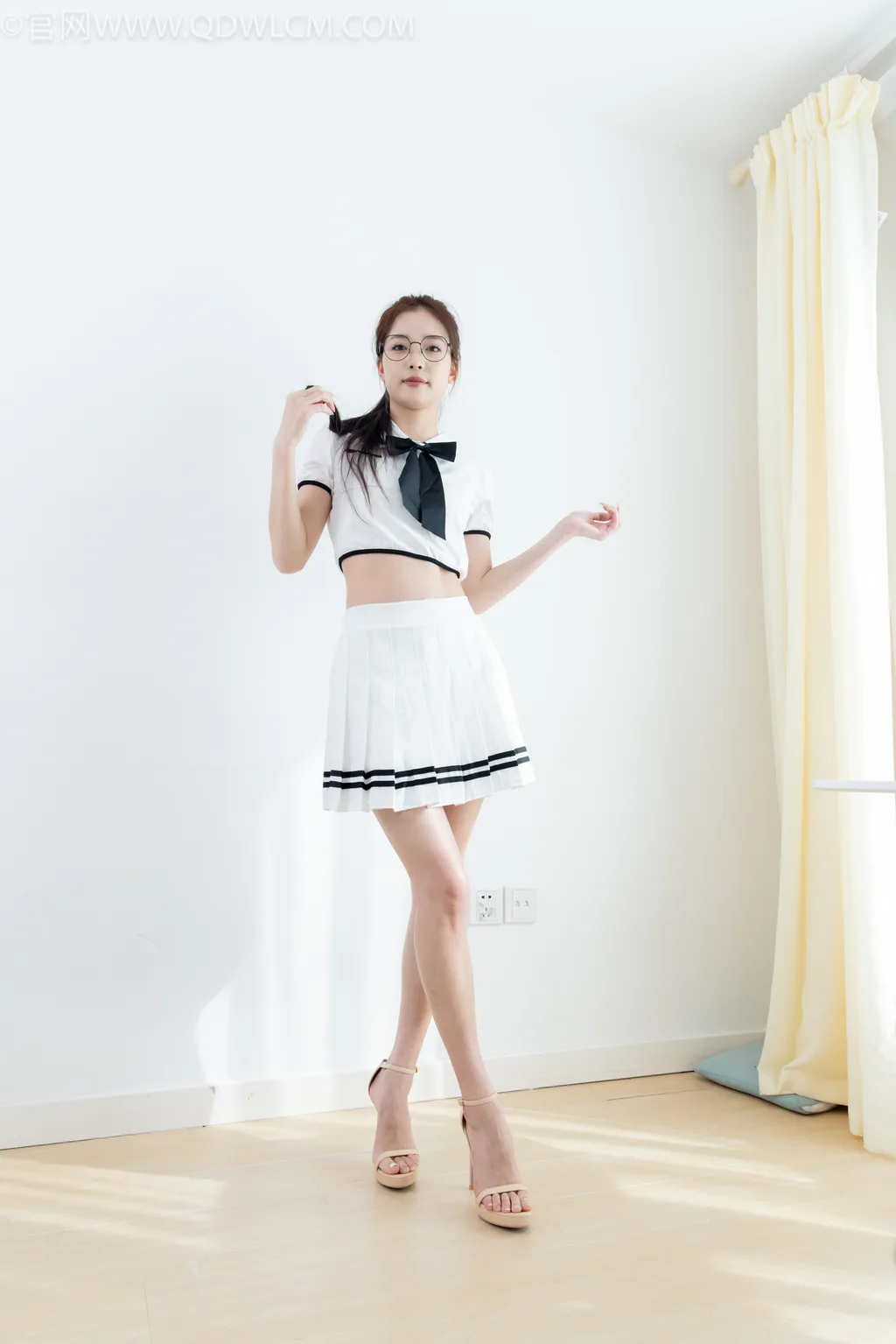 勿恋传媒 NO.2612 茯苓-高跟凉鞋、薄肉丝、裸足[203P/1V/4.42GB]插图1