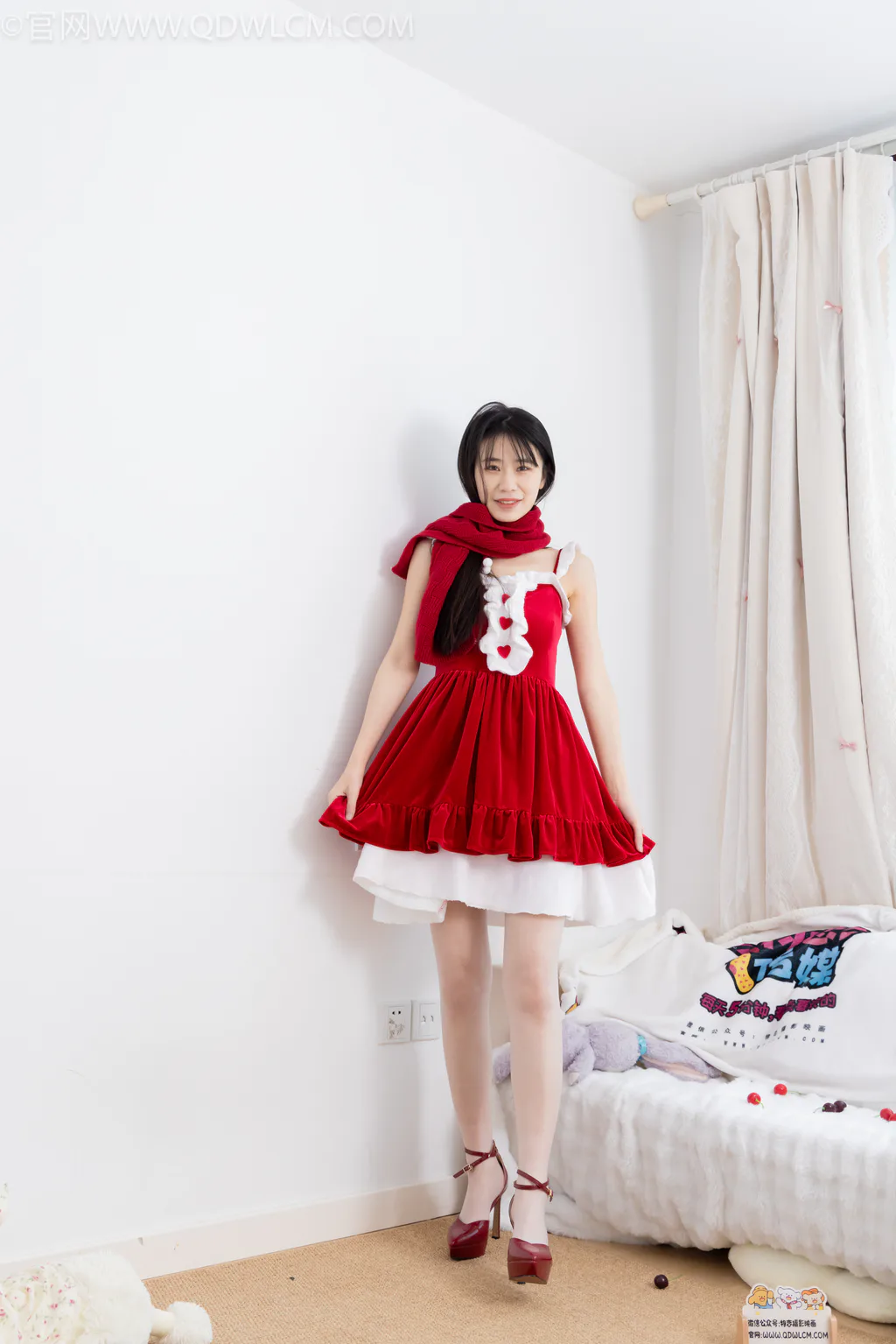 勿恋传媒 NO.2611 菜菜-高跟鞋、薄白丝、裸足[160P/1V/5.05GB]插图1