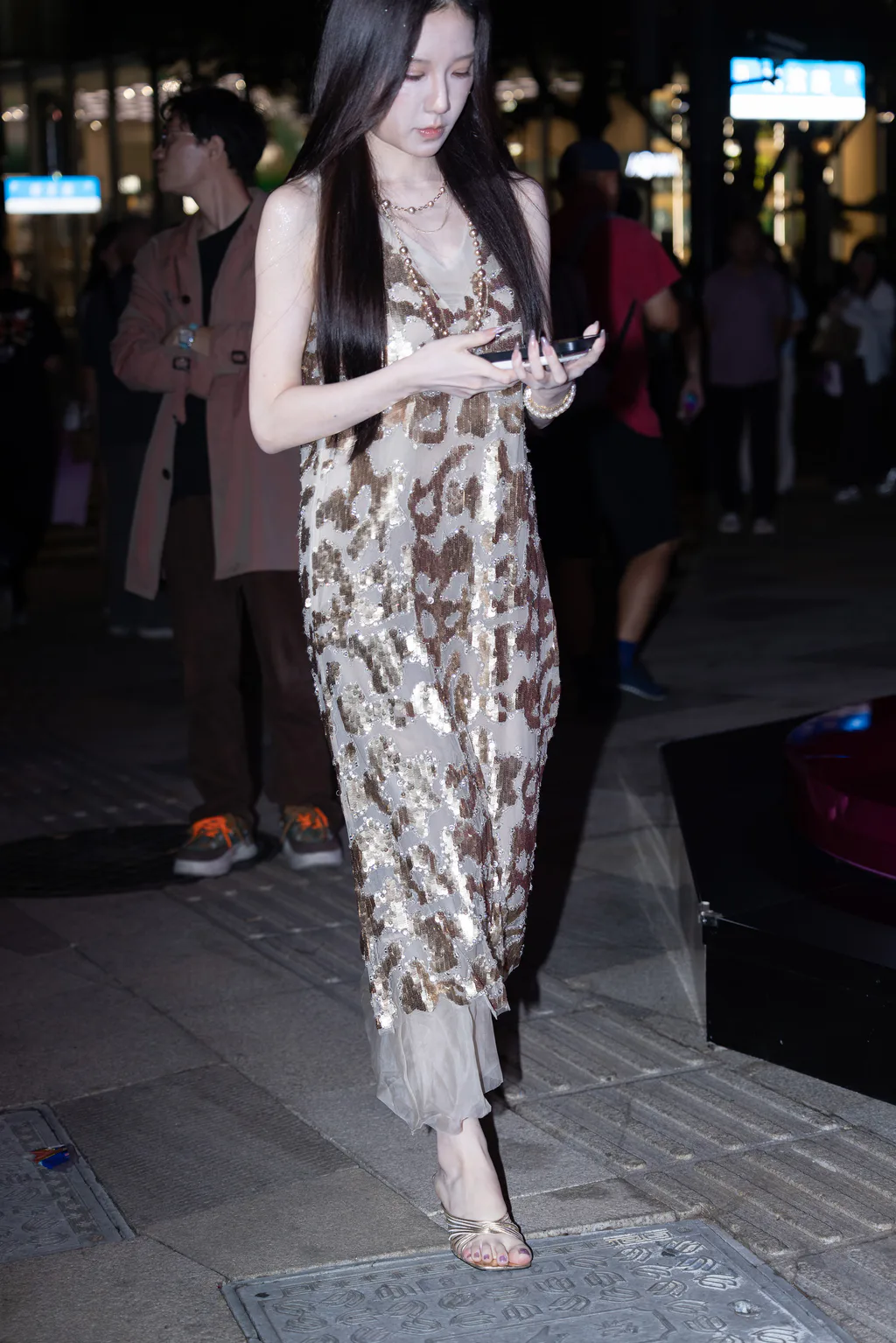 精选街拍作品 NO.6632 靓丽亮片裙[70P/138MB]插图1