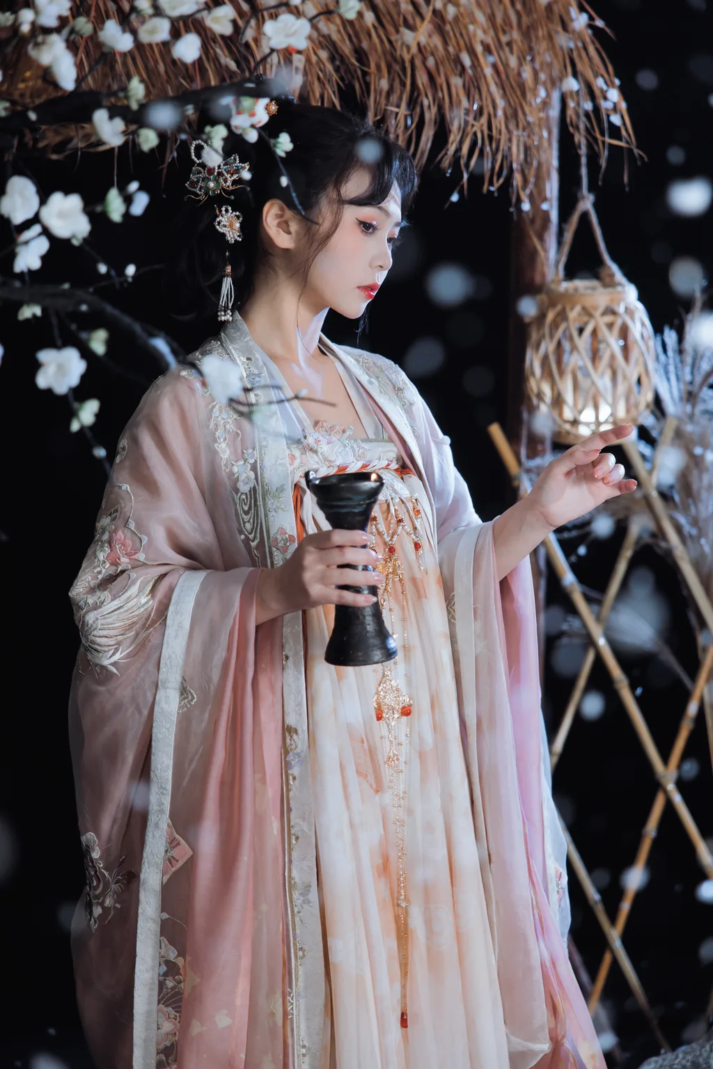 [YITUYU艺图语]2023.03.05 风雪等归人 阡墨红尘[21+1P/472MB]插图