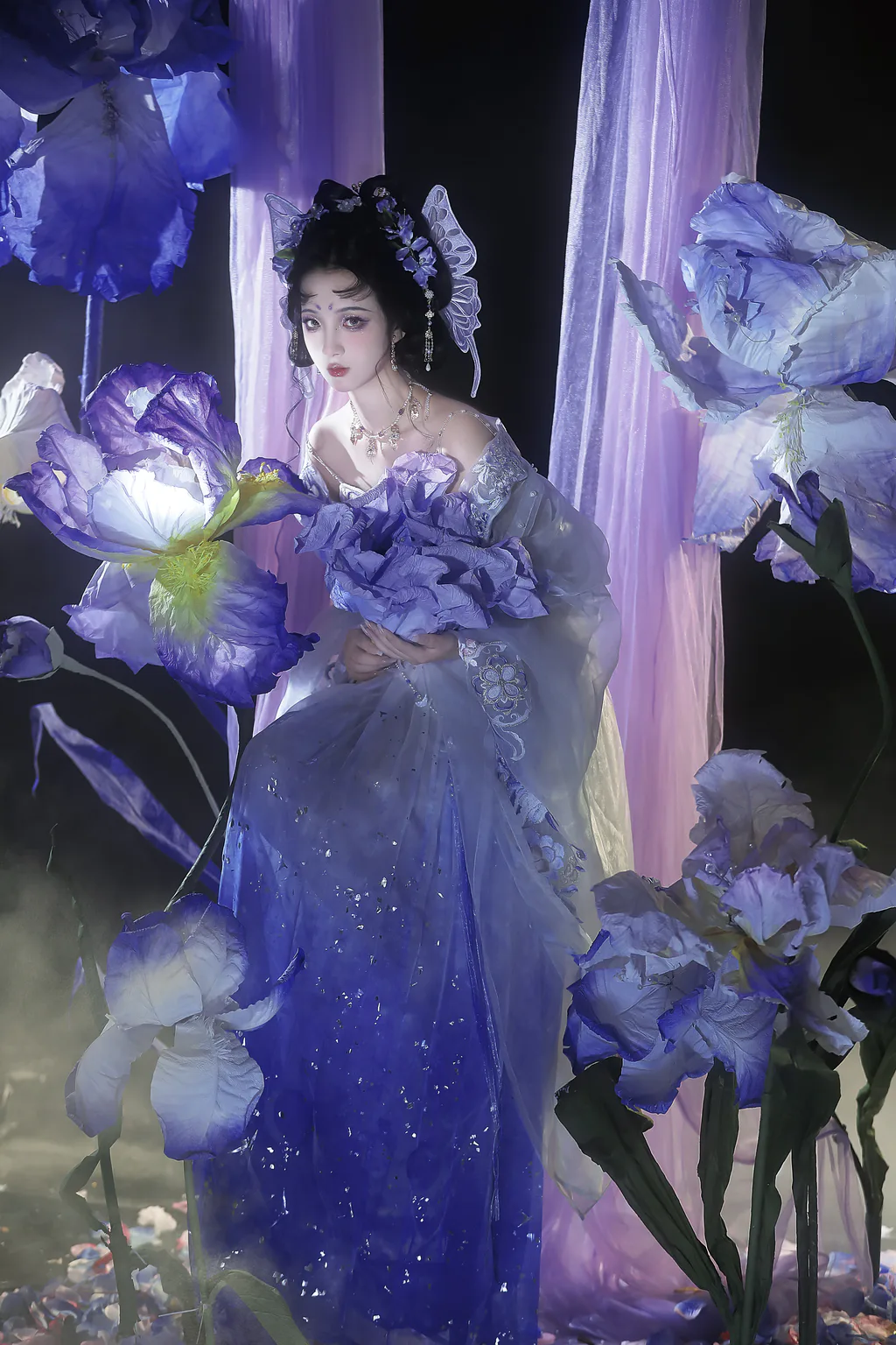 [YITUYU艺图语]2023.02.24 鸢尾 ble[19+1P/167MB]插图3