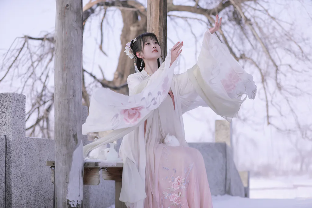 [YITUYU艺图语]2023.03.11 比翼 阿瞳[20+1P/249MB]插图1