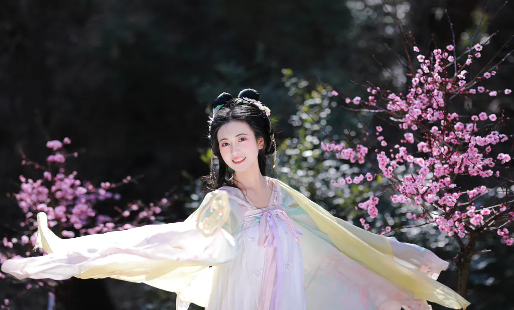 [YITUYU艺图语]2023.02.23 幸得识卿桃花面 瑜瑾[25+1P/516MB]插图