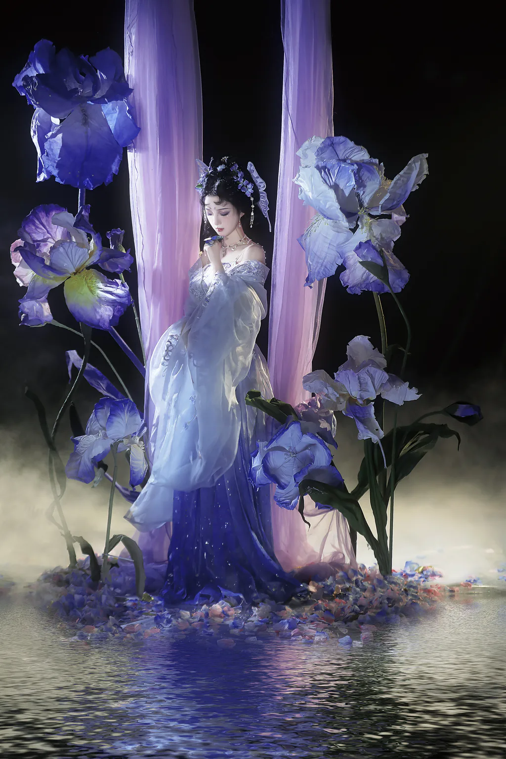 [YITUYU艺图语]2023.02.24 鸢尾 ble[19+1P/167MB]插图