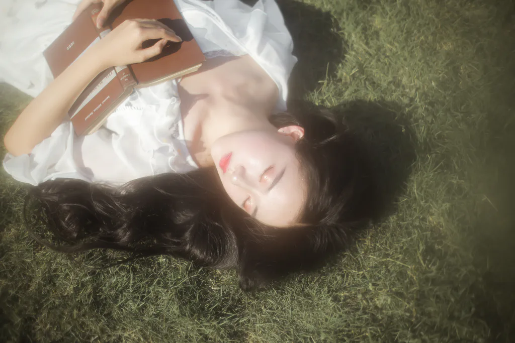 [YITUYU艺图语]2023.03.10 白日梦境 知岫[28+1P/338MB]插图