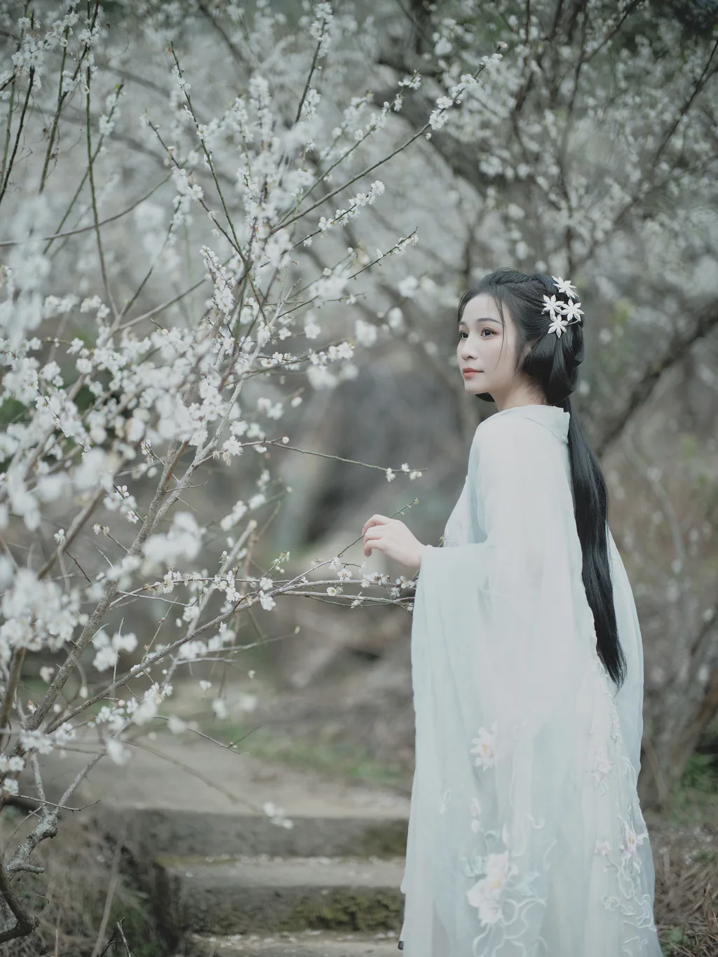 [YITUYU艺图语]2023.02.16 冬梅 轻舟[25+1P/329MB]插图2