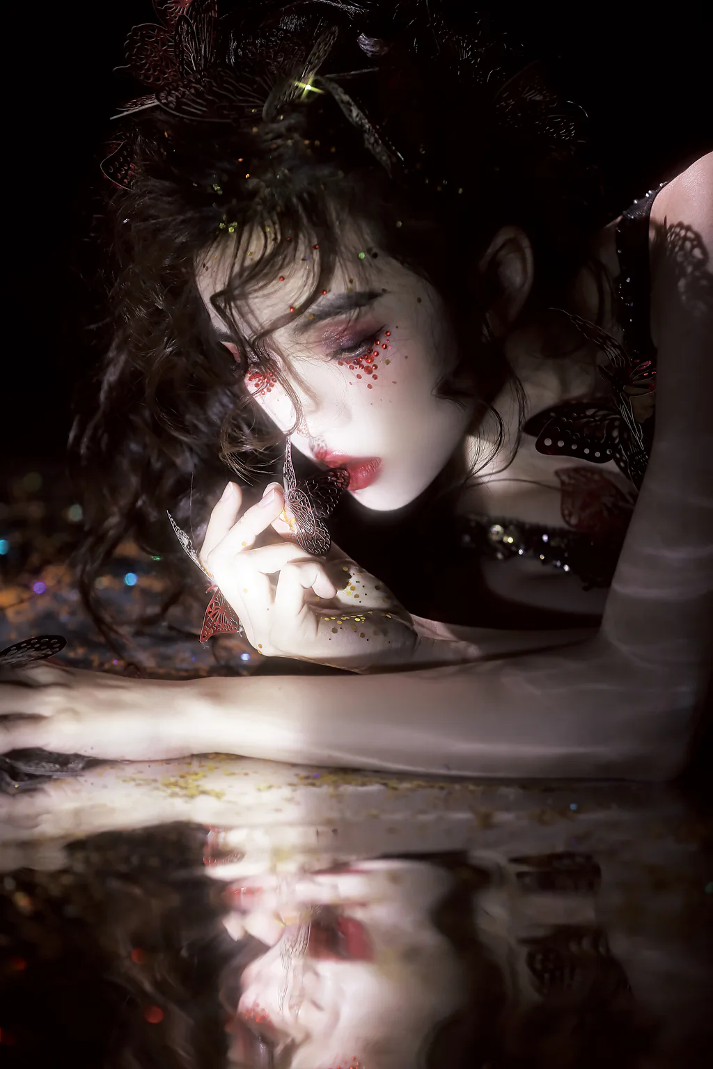 [YITUYU艺图语]2023.03.06 电子红蝶 Linglingxue_[26+1P/203MB]插图1