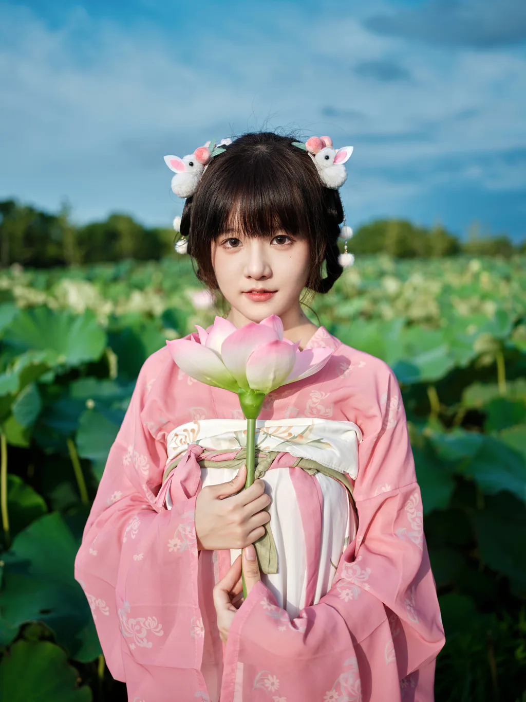 [YITUYU艺图语]2023.02.20 荷 宵宵喵[27+1P/309MB]插图1