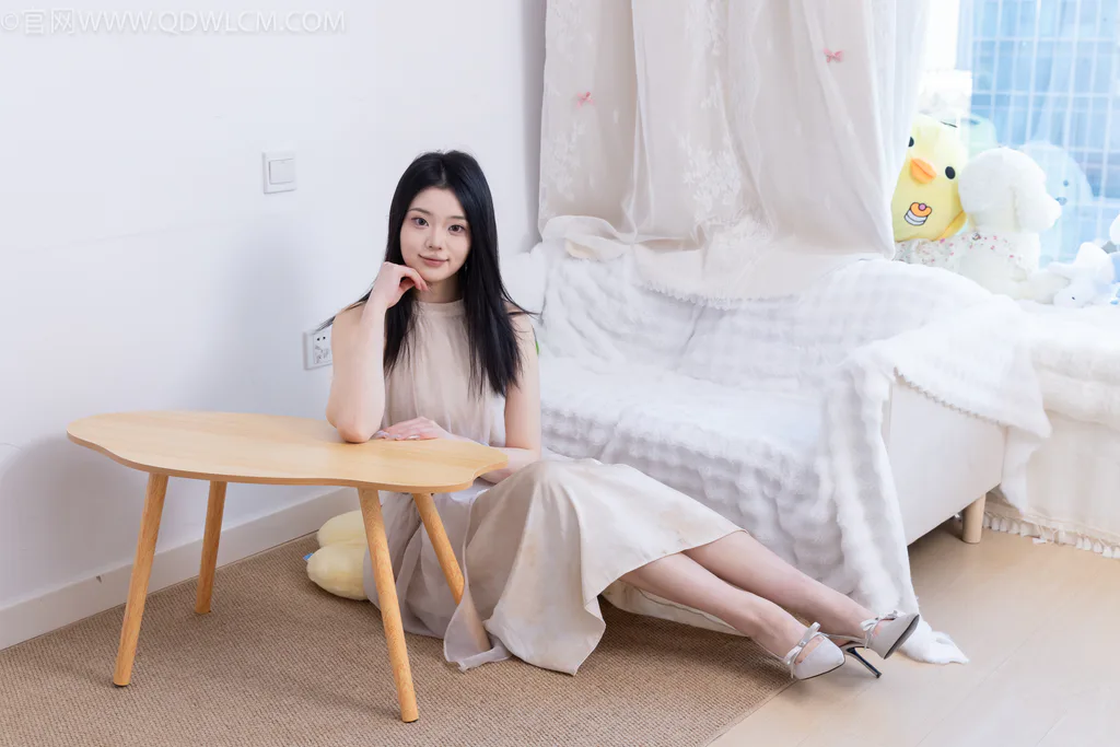 勿恋传媒 NO.2623 小暖-高跟鞋、白棉袜、裸足[162P/1V/3.90GB]插图2