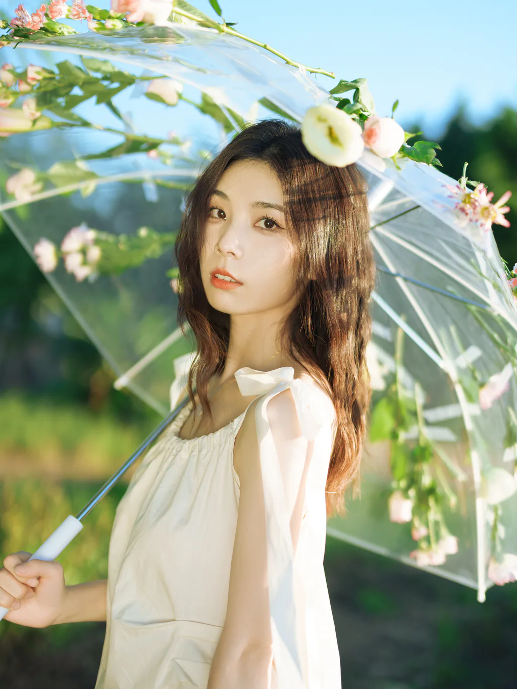 [YITUYU艺图语]2023.03.02 与花有关 唐唐[24+1P/190MB]插图1