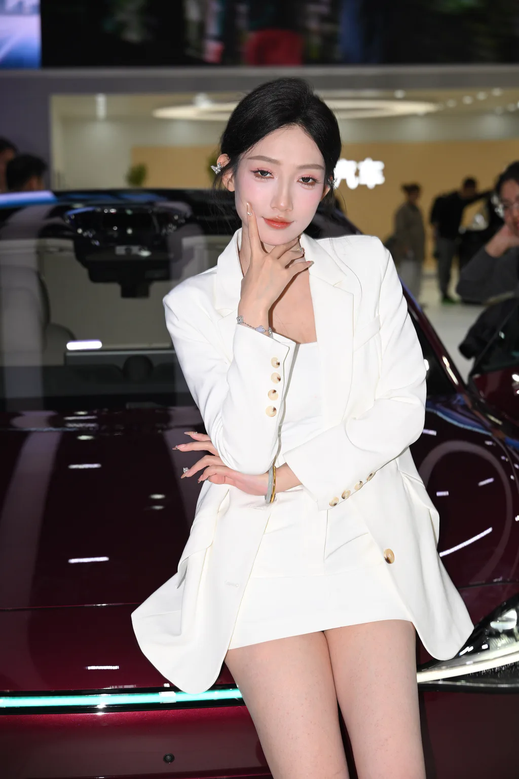 精选街拍作品 NO.6651 大白腿大瑞瑞[129P/156MB]插图2