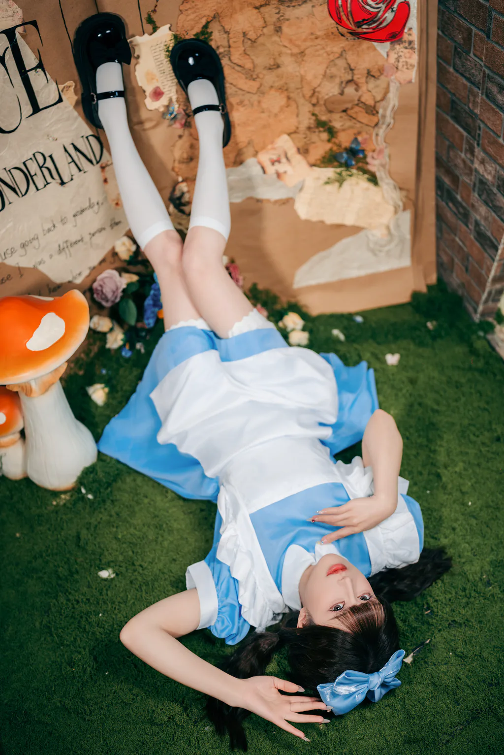 鹿八岁 – 爱丽丝梦游仙境[24P/960MB]插图