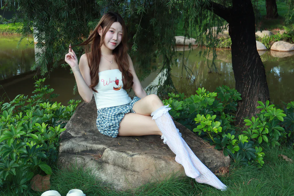 个人约拍 – 011号作品 洞洞鞋船袜[346P/54V/5.89GB]插图2