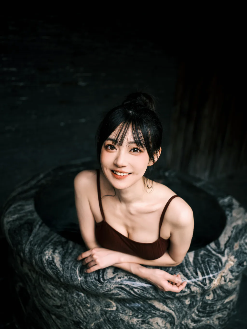 [YITUYU艺图语]2023.03.09 温泉红 飞鸟咕咕-[43+1P/0.99GB]插图