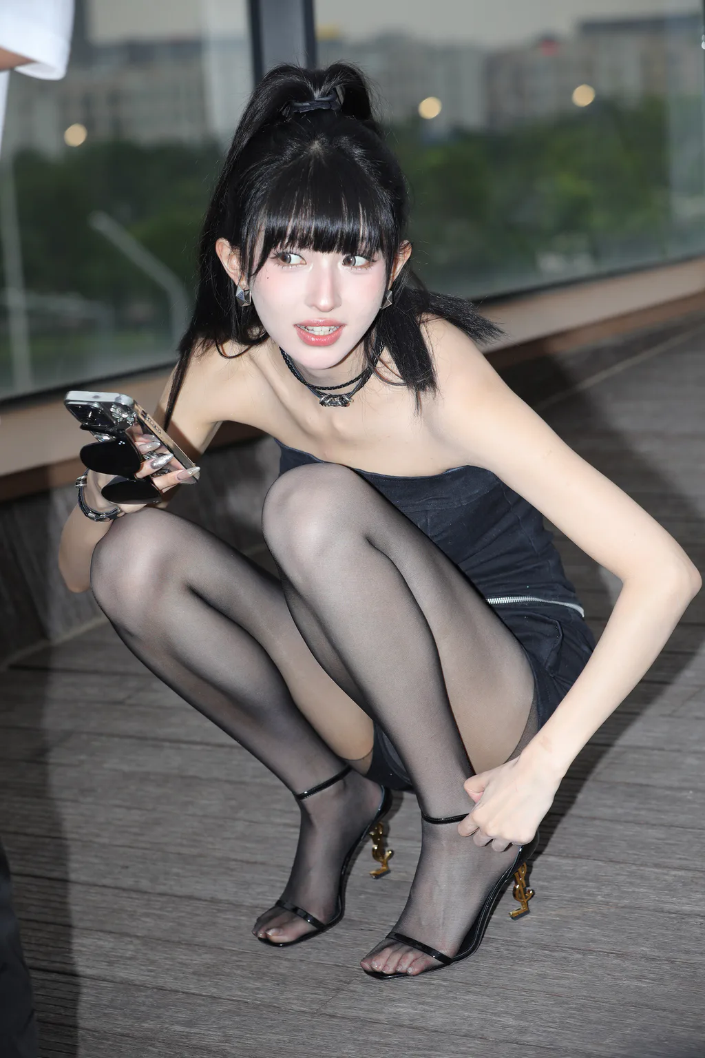 精选街拍作品 NO.6682 美腿凉高跟换鞋[60P/70MB]插图