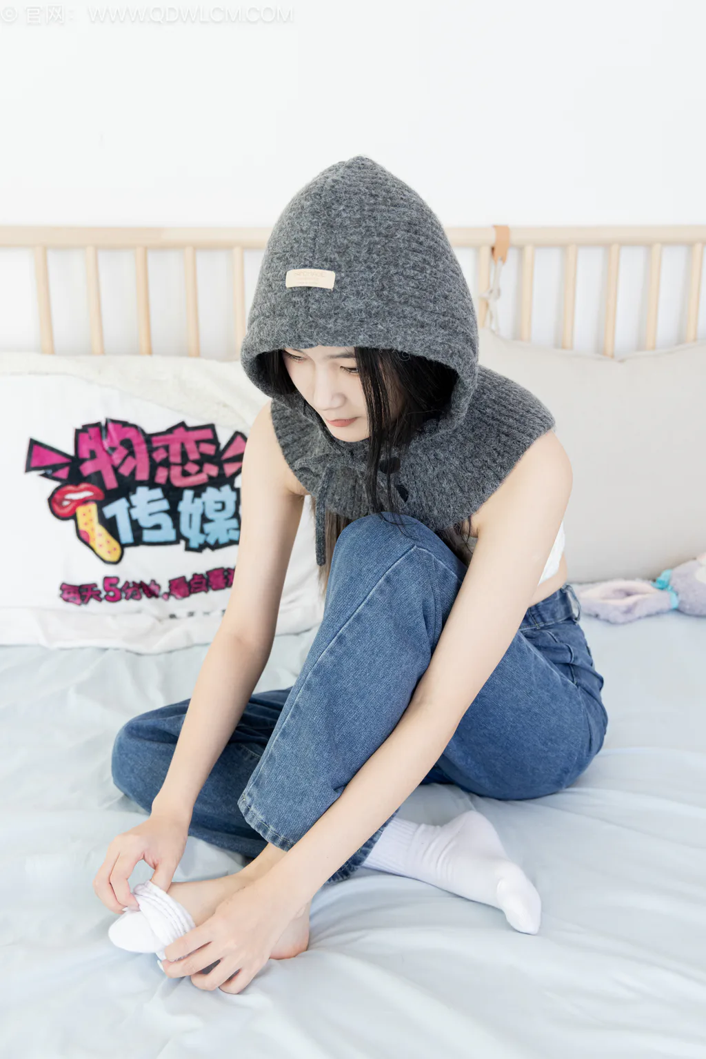 勿恋传媒 NO.2604 贝壳-板鞋、纯白高筒棉袜、裸足[155P/1V/4.18GB]插图3