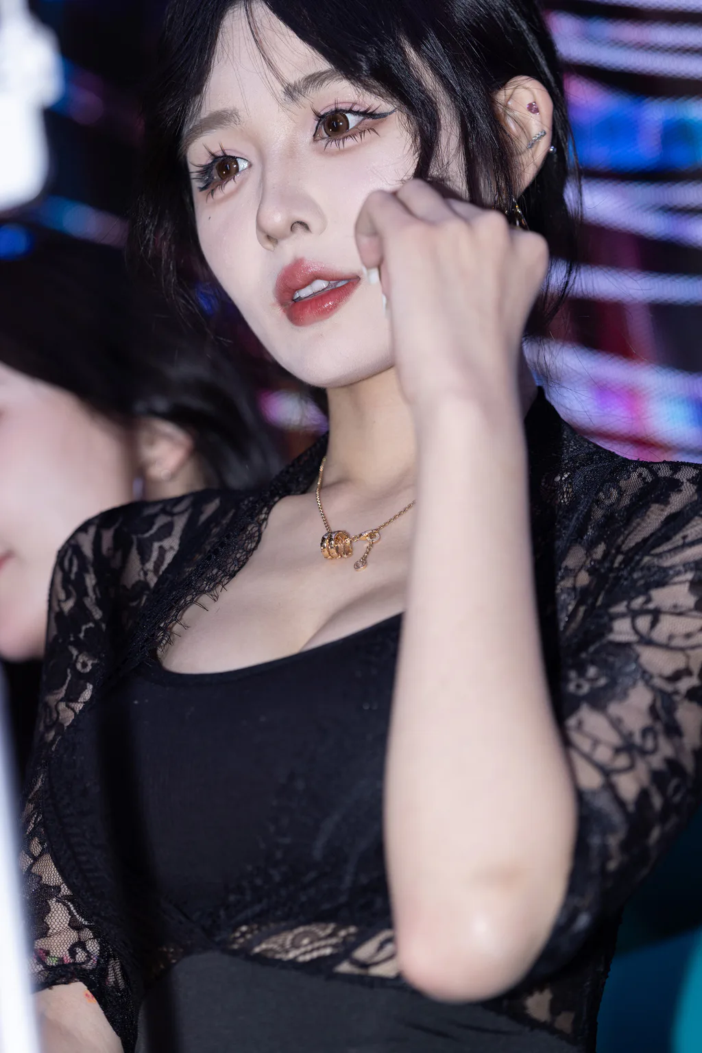 精选街拍作品 NO.6581 黑色姓感主播[96P/157MB]插图3