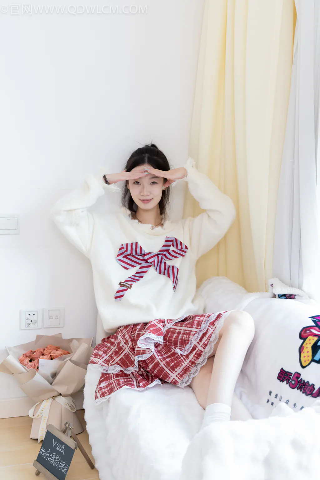 勿恋传媒 NO.2595 水密桃-板鞋、白棉袜、裸足[161P/1V/4.14GB]插图3