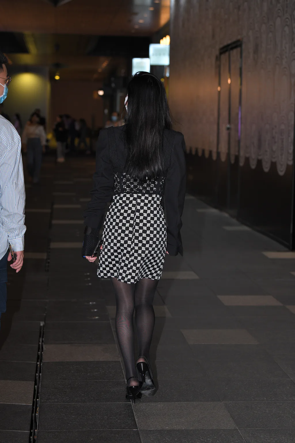 精选街拍作品 NO.6649 知性优雅黑丝[86P/177MB]插图