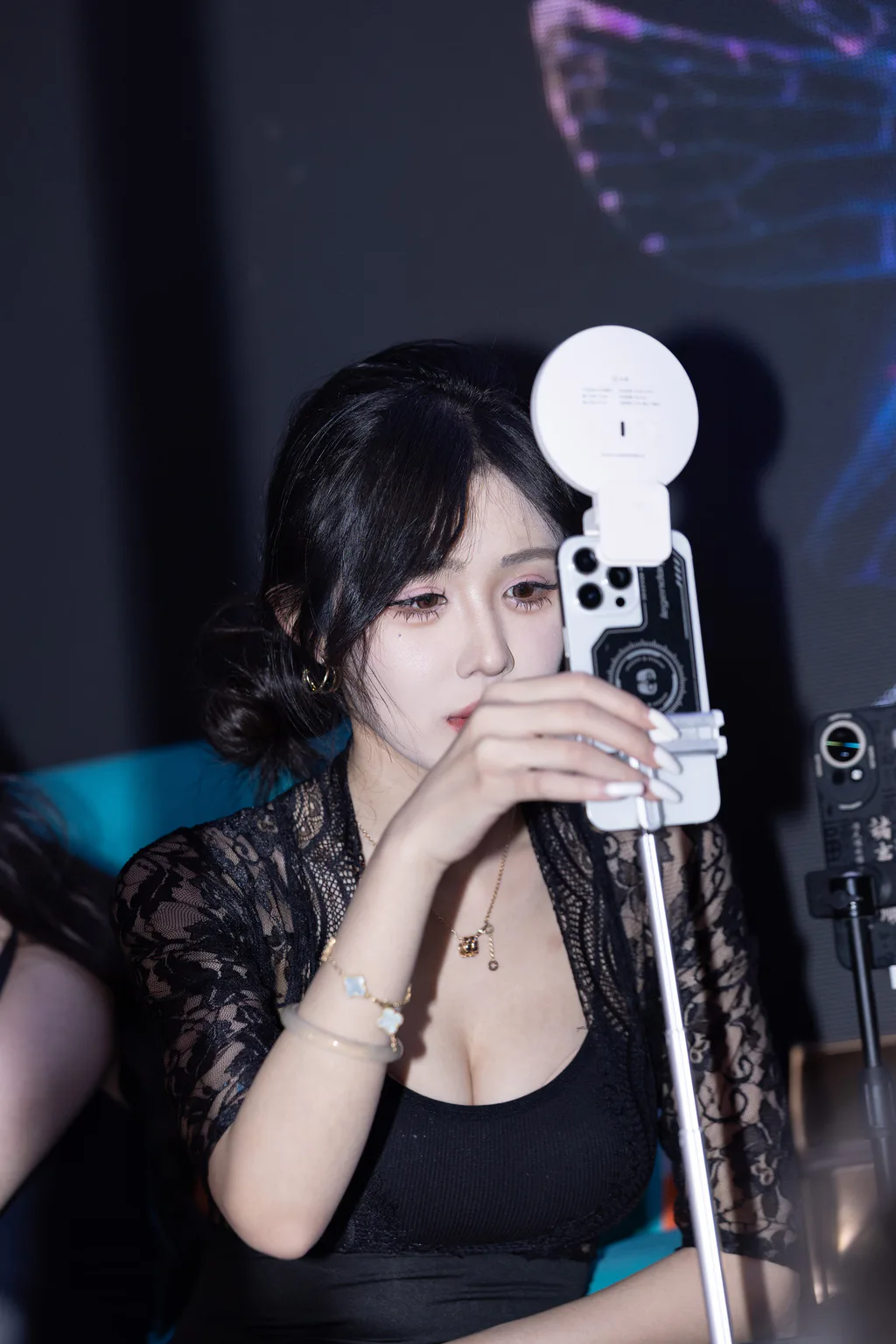 精选街拍作品 NO.6581 黑色姓感主播[96P/157MB]插图