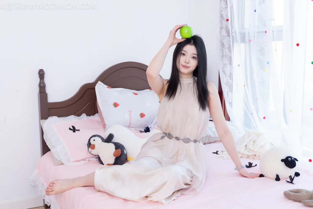 勿恋传媒 NO.2623 小暖-高跟鞋、白棉袜、裸足[162P/1V/3.90GB]插图