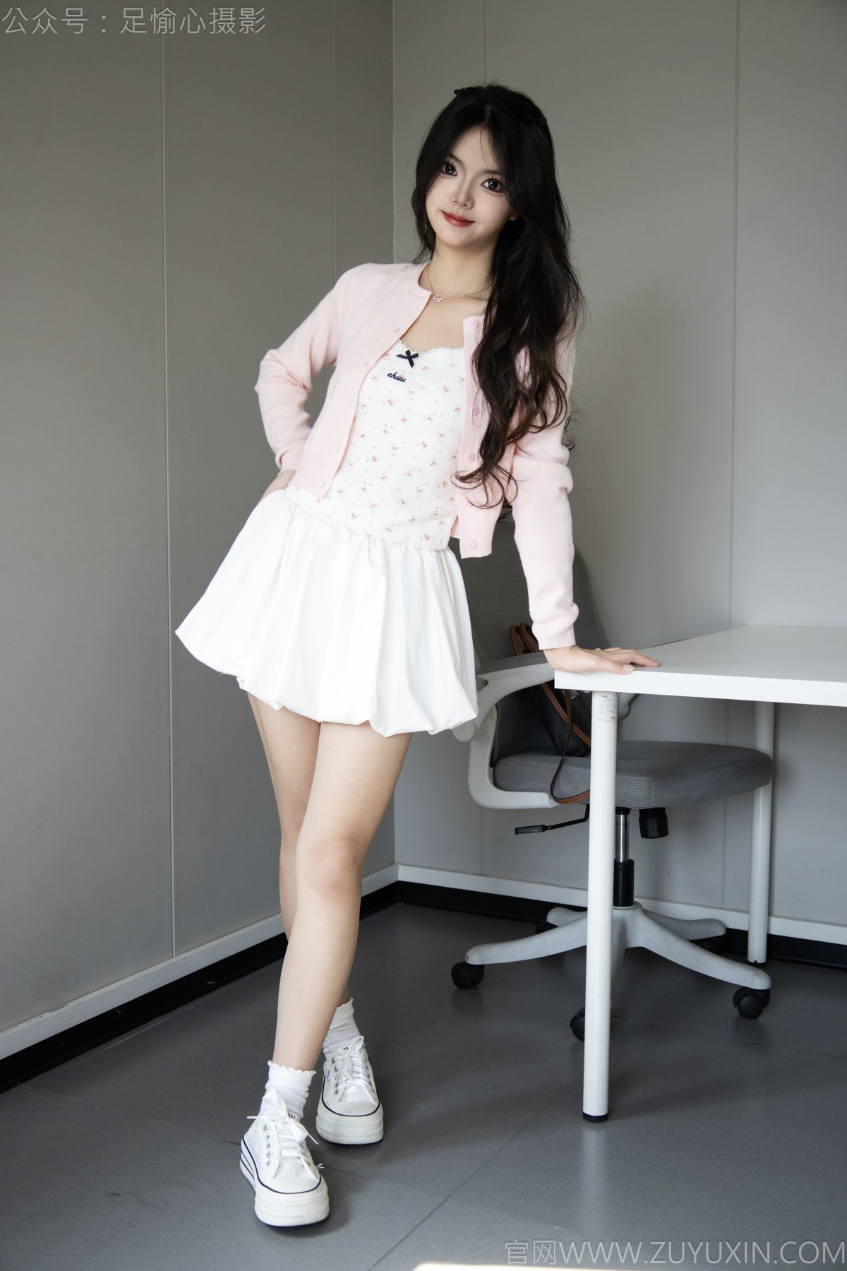 足愉心摄影108期：杏子-完整版 [120P/2V/3.76GB]插图