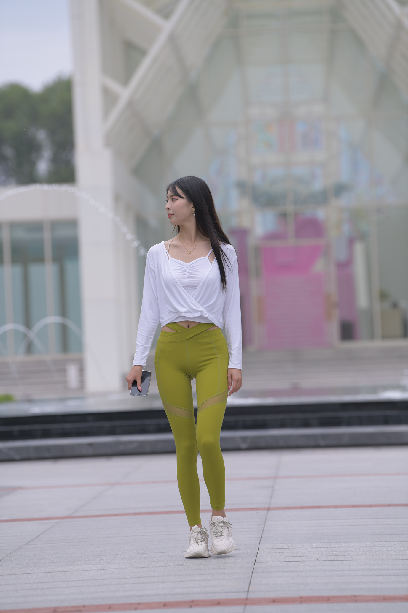 魔镜街拍1291绿色瑜伽裤镁钕[933P/2V/32.1G]插图5