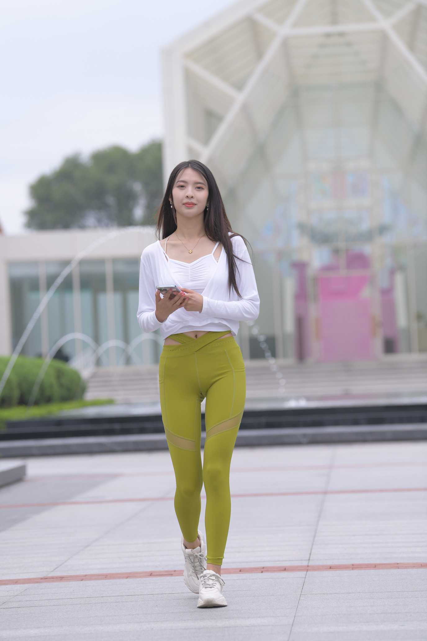 魔镜街拍1291绿色瑜伽裤镁钕[933P/2V/32.1G]插图7