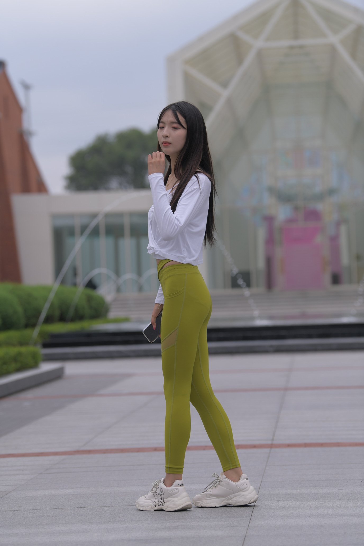 魔镜街拍1291绿色瑜伽裤镁钕[933P/2V/32.1G]插图2