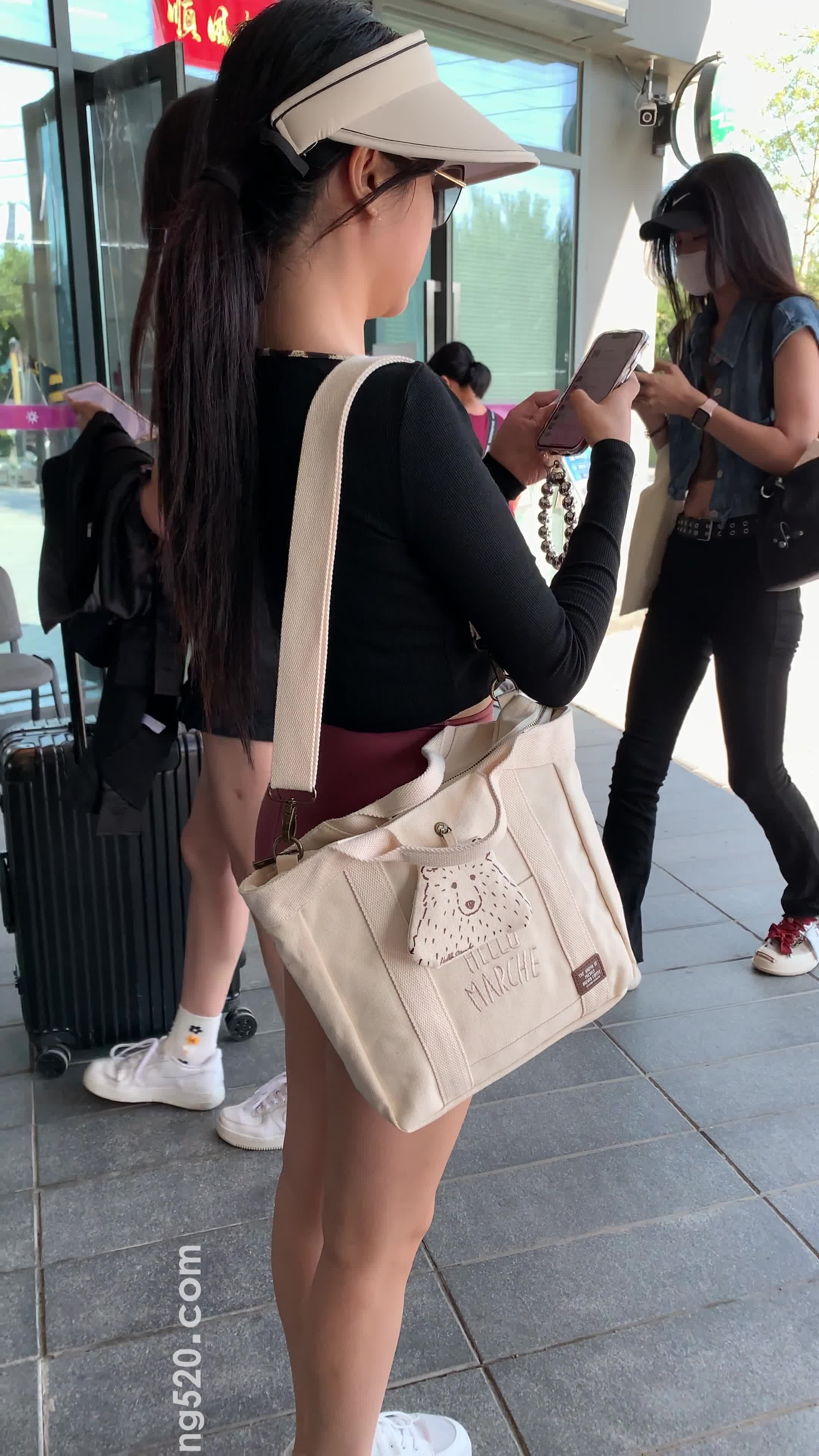 魔镜街拍仅身短裤镁钕[2V/21.2G]插图7