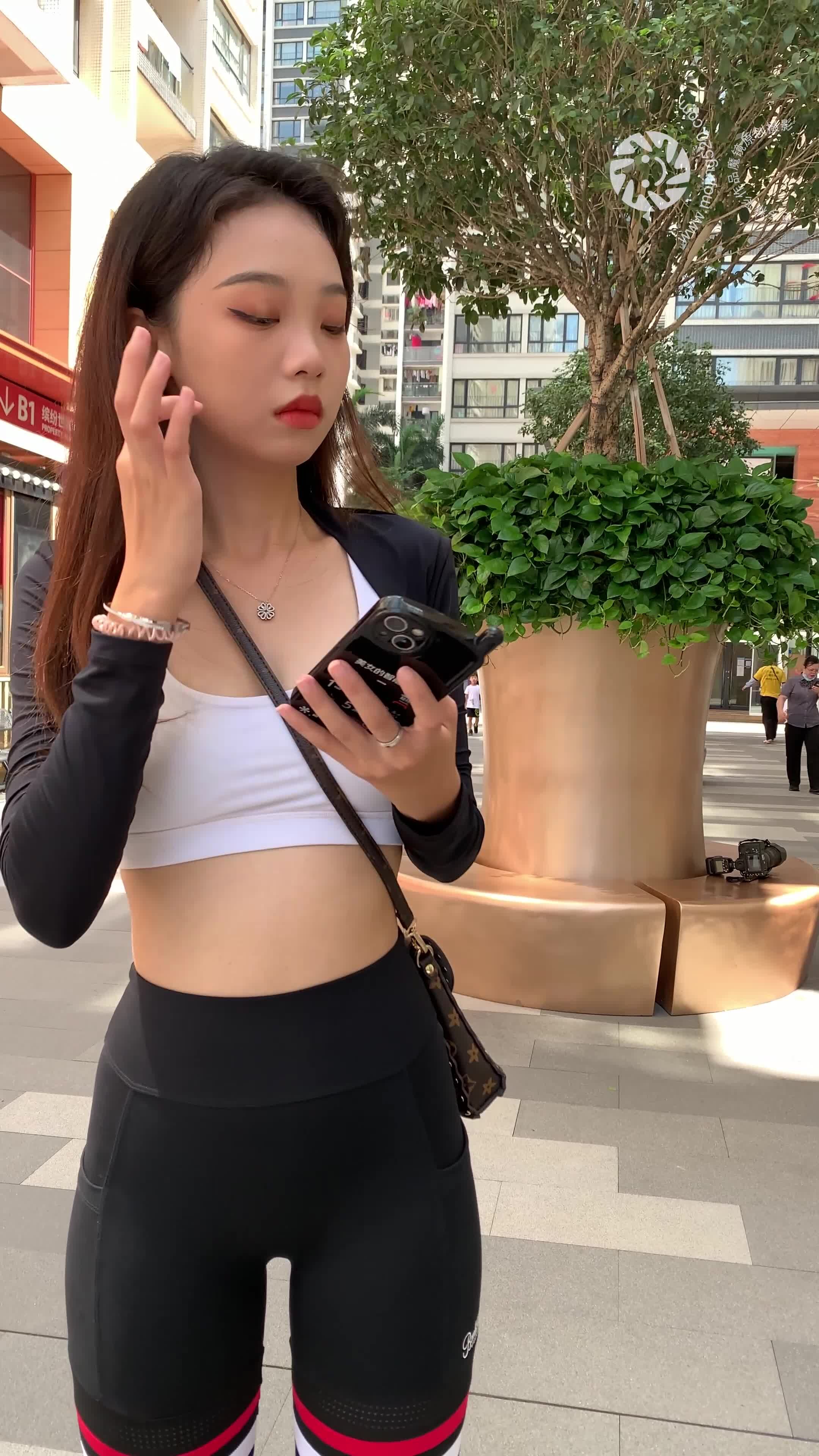 魔镜街拍1301黑色瑜伽裤镁钕[1V/10.9G]插图5