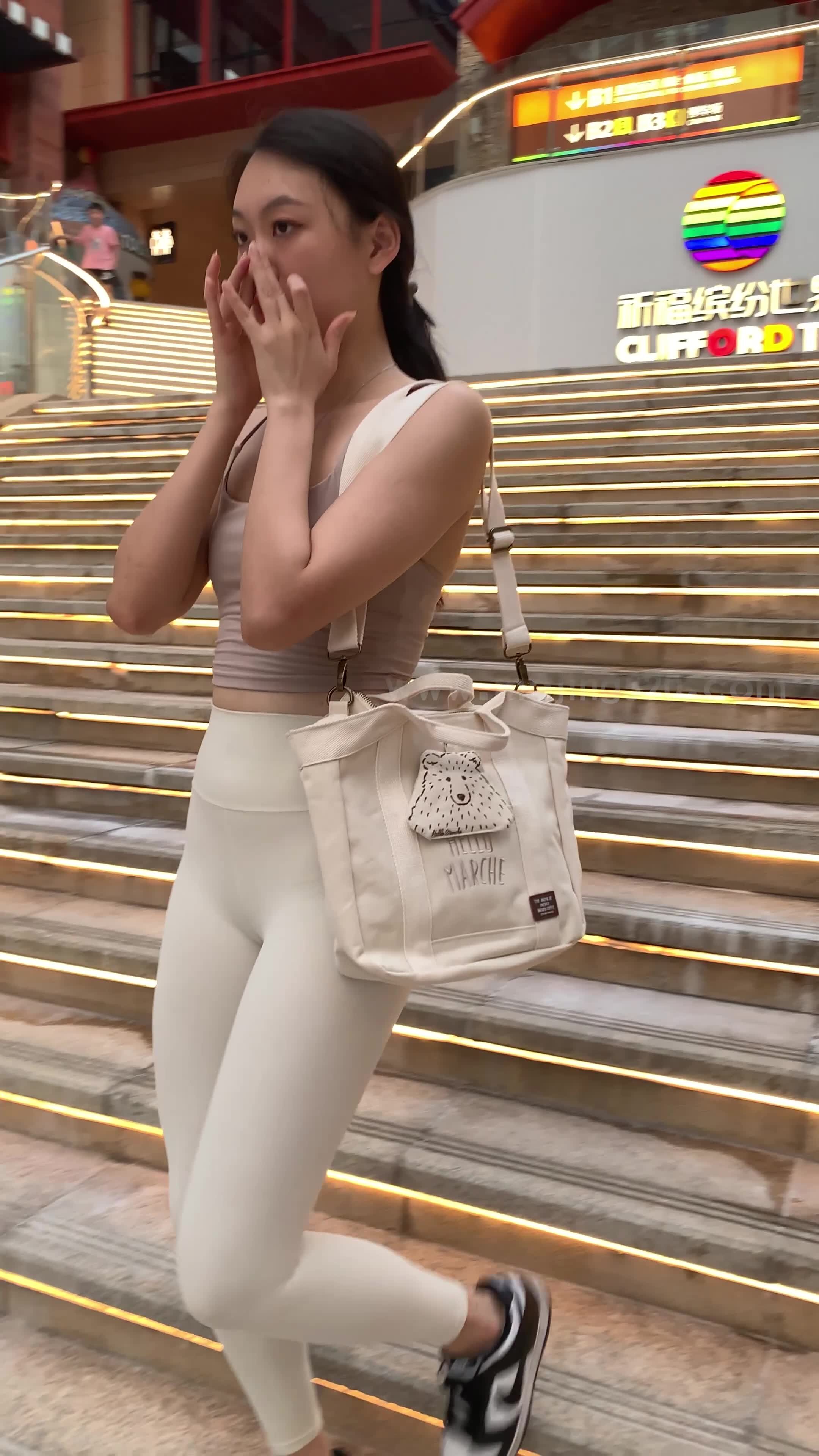 魔镜街拍1293-白色仅身裤镁钕[1V/10.8G]插图7