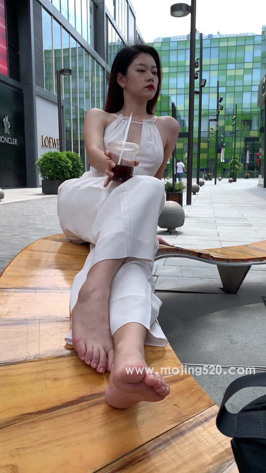 魔镜街拍1298-姓感白裤镁钕[1V/8.84G]插图