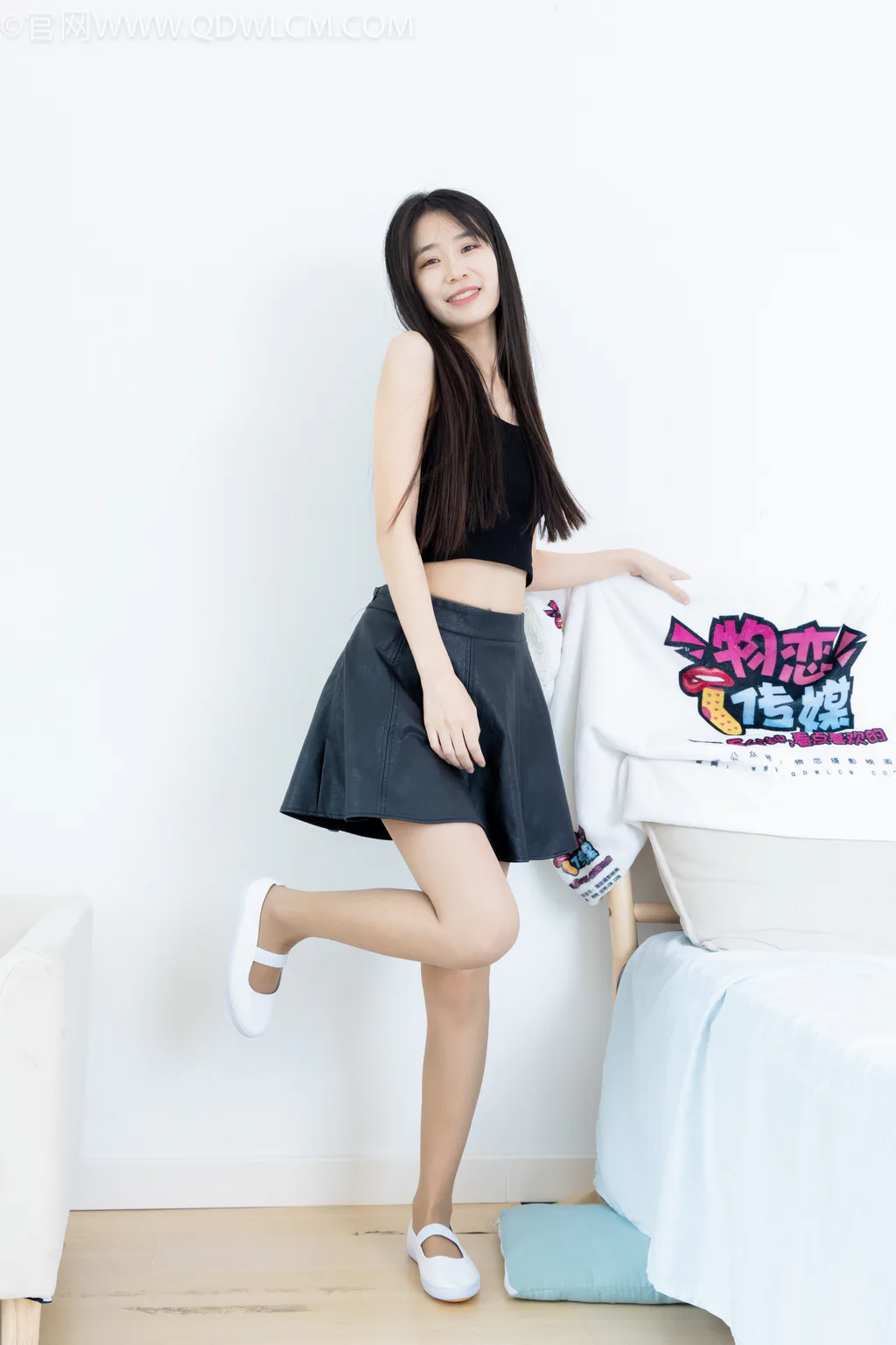 勿恋传媒 NO.2624 菜菜-布鞋、薄灰丝、裸足[161P/1V/4.50GB]插图1